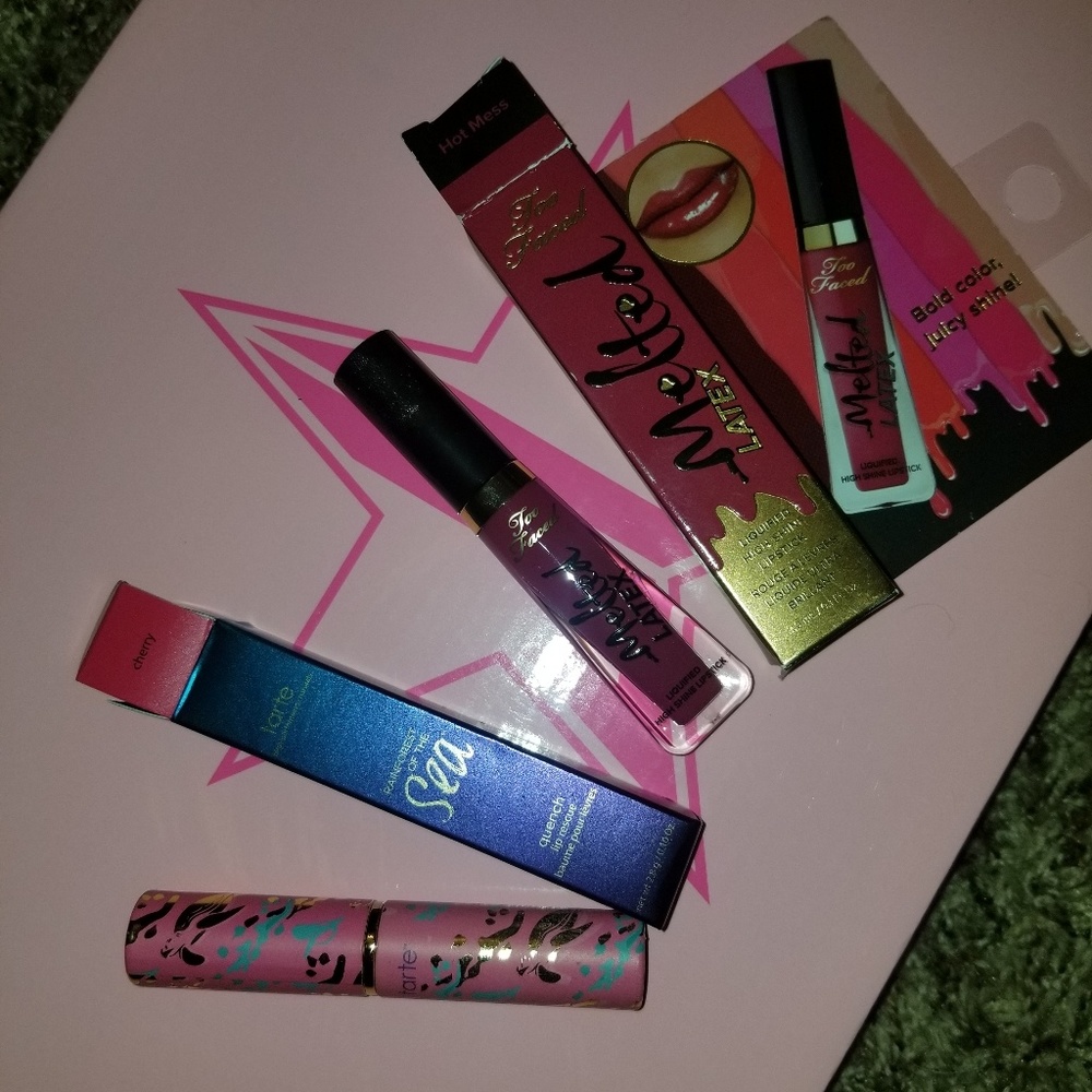 🆕️Too Faced, Hot Mess, Liquid Latex Lippie